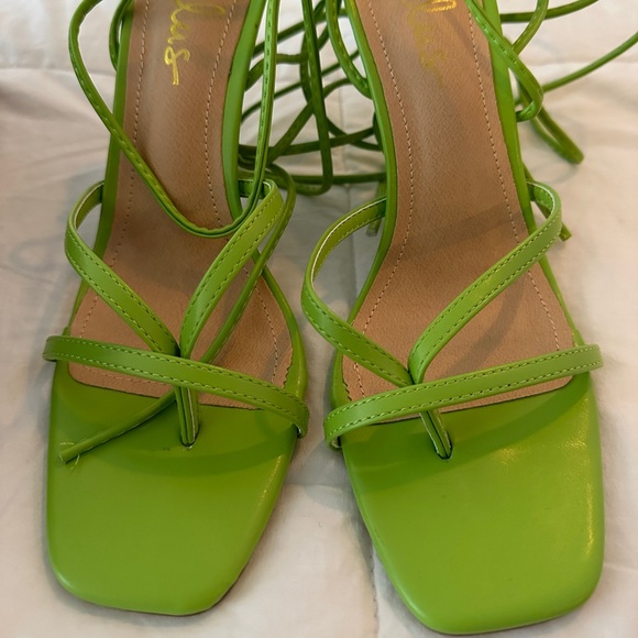 LULU’s “Simonee” Sandals - Picture 6 of 6
